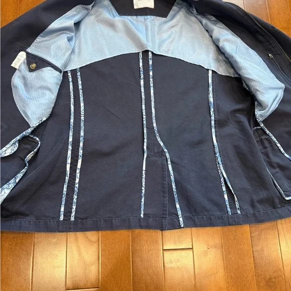 JKT New York Blue Blazer with Sporty Elegance-Versatile Style Size 46R worn ONCE